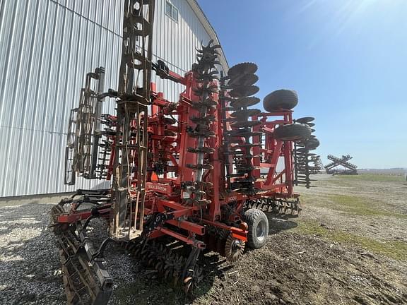 Image of Kuhn Krause Excelerator 8000 equipment image 4