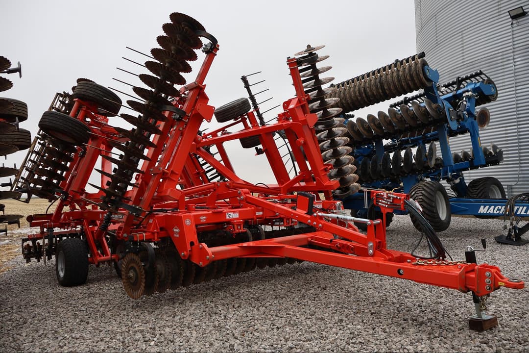 Image of Kuhn Krause Excelerator XT 8010 Image 0