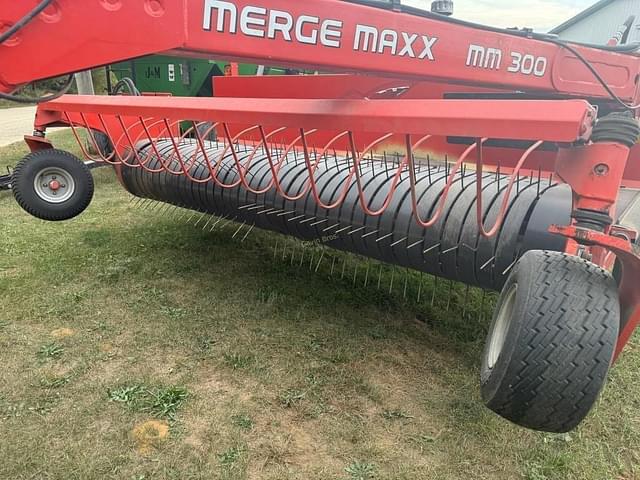 Image of Kuhn Merge-Maxx MM300 equipment image 3