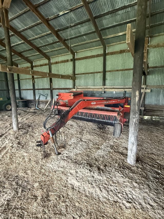 Image of Kuhn Merge-Maxx 300 equipment image 1