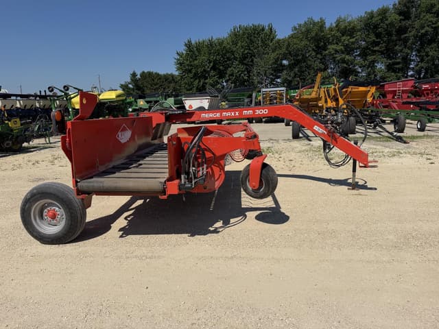 Image of Kuhn Merge-Maxx 300 equipment image 1