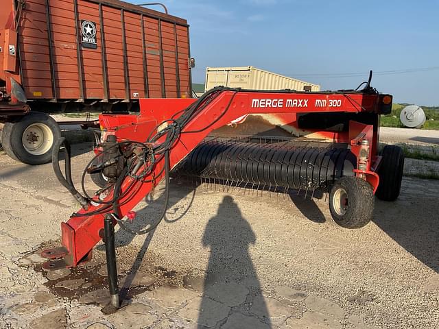 Image of Kuhn Merge-Maxx 300 equipment image 2