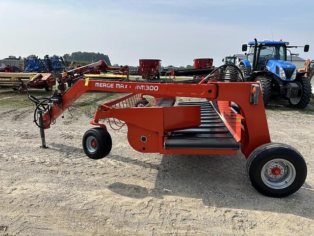 Image of Kuhn Merge-Maxx MM300 equipment image 1