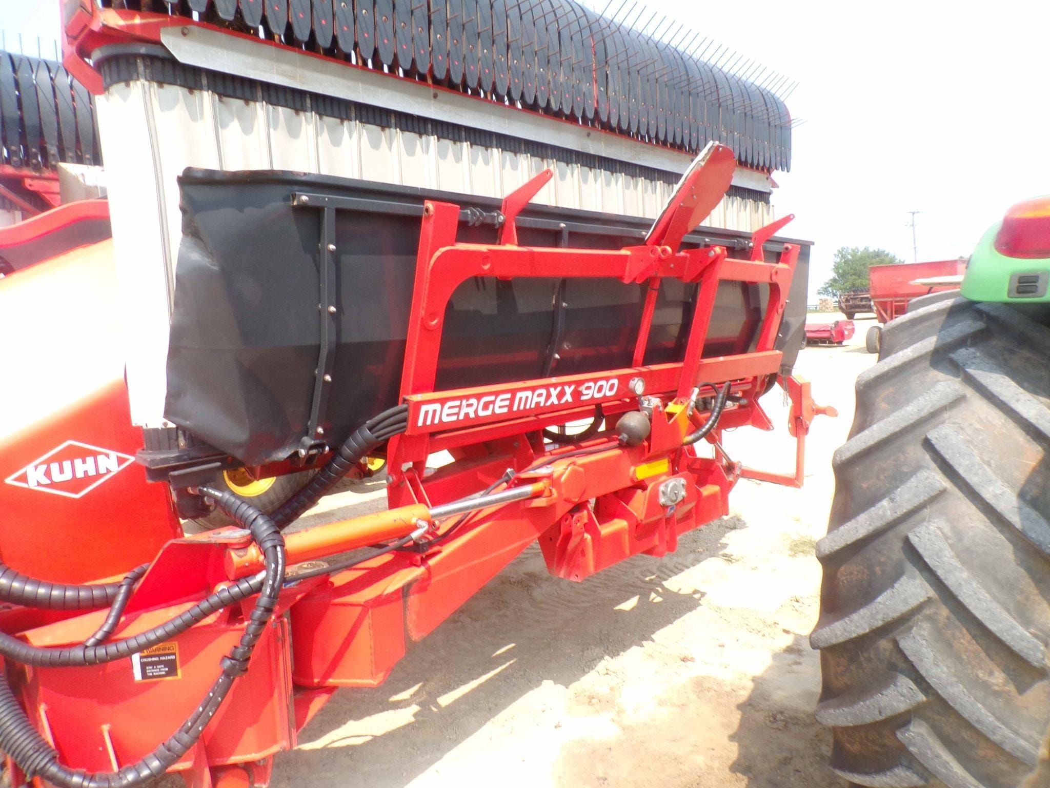 Kuhn Merge-Maxx 900 Equipment Image0