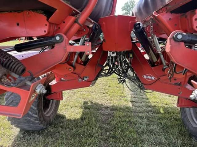 Image of Kuhn Merge-Maxx MM700 equipment image 4