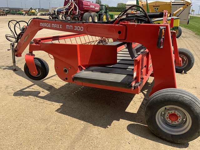 Image of Kuhn Merge-Maxx MM300 equipment image 3