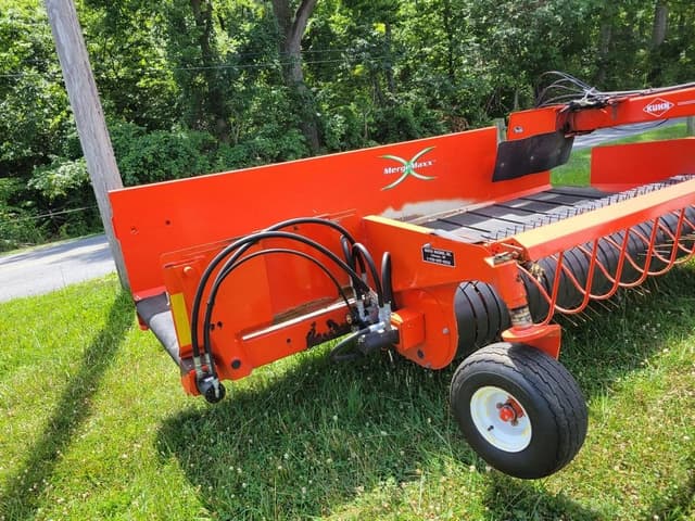 Image of Kuhn Merge-Maxx MM300 equipment image 2
