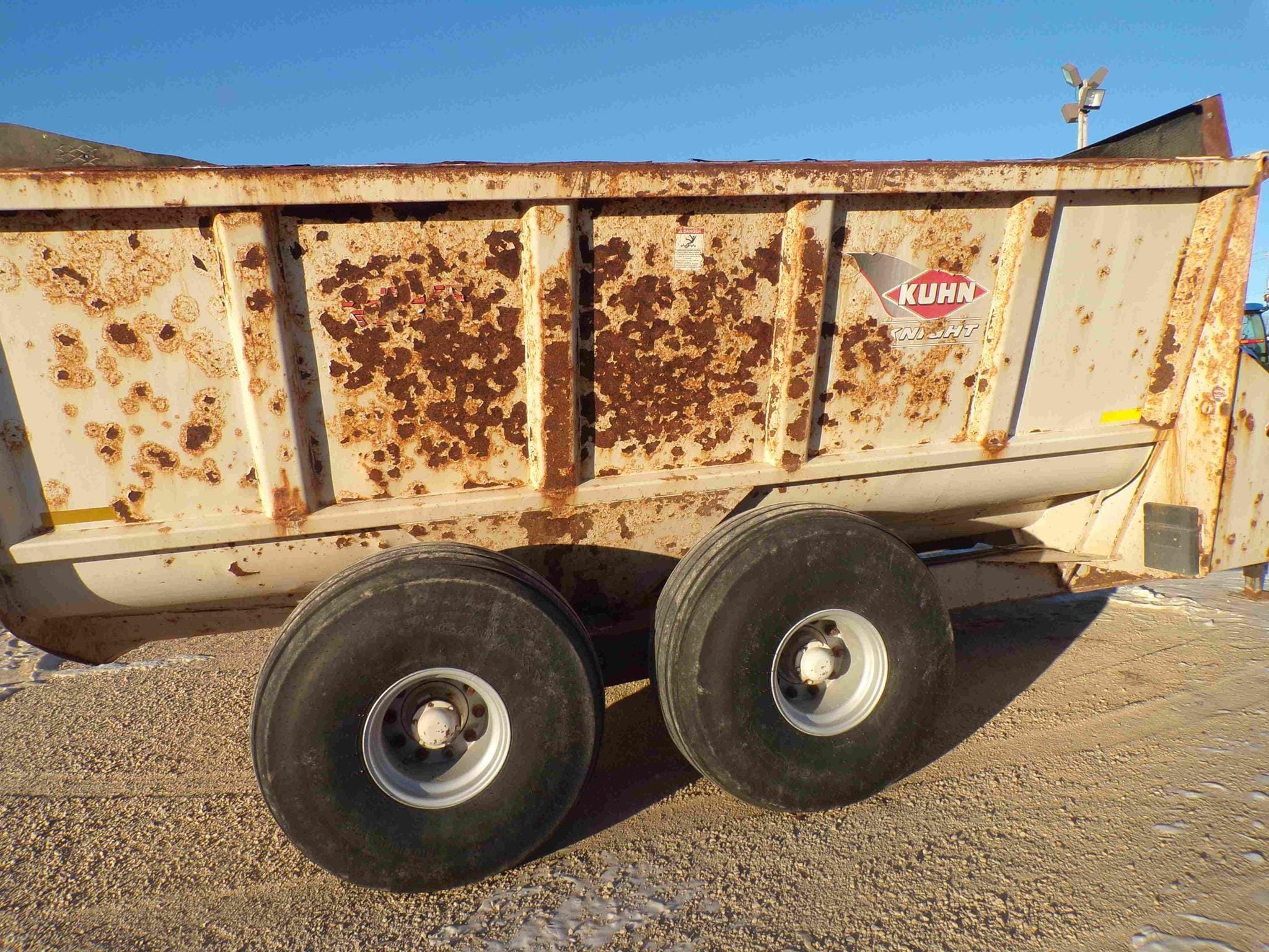 Kuhn Knight SLC132 Equipment Image0