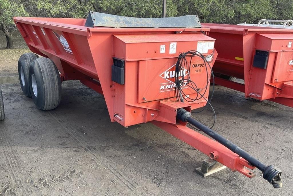 Kuhn Knight 8118 Equipment Image0