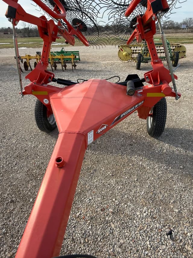 Image of Kuhn SR108GII equipment image 4