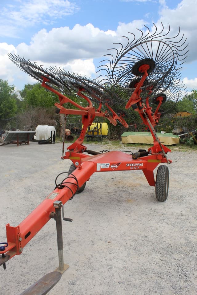 Image of Kuhn SR110 equipment image 1