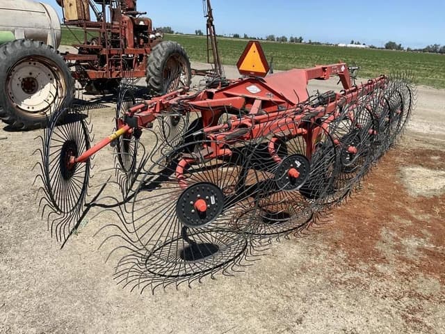 Image of Kuhn SR300 equipment image 4