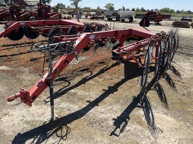 Image of Kuhn SR300 equipment image 2