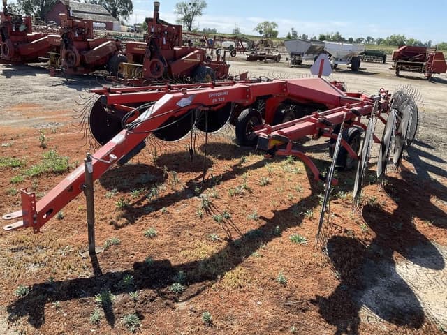 Image of Kuhn SR314 equipment image 2