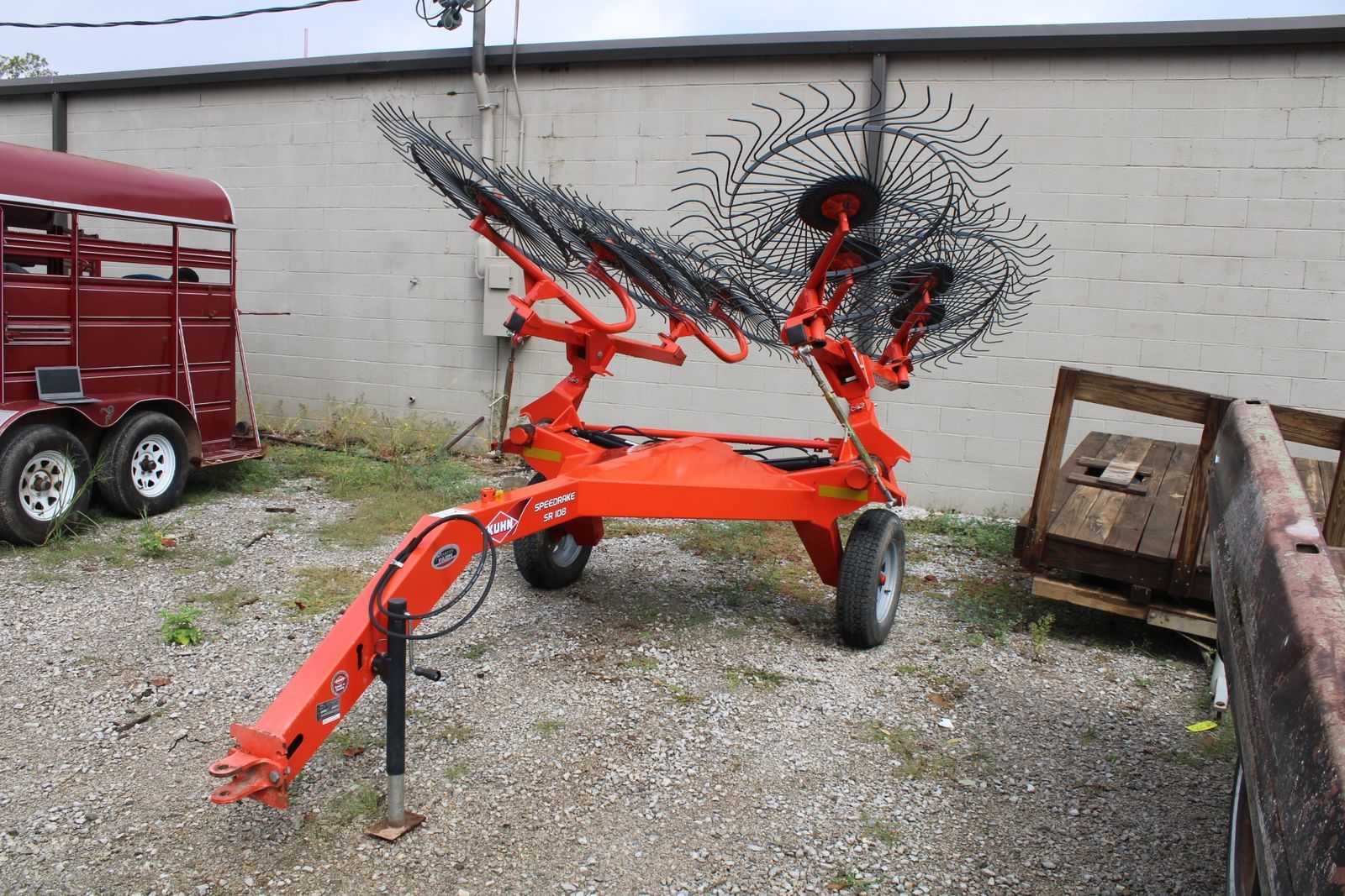 Kuhn SR108 Equipment Image0