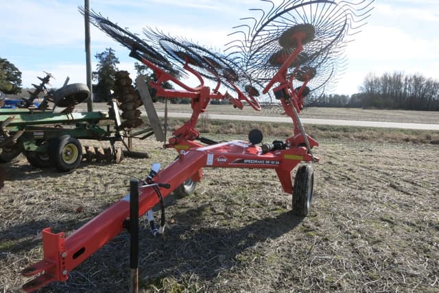 Image of Kuhn SR110 equipment image 1