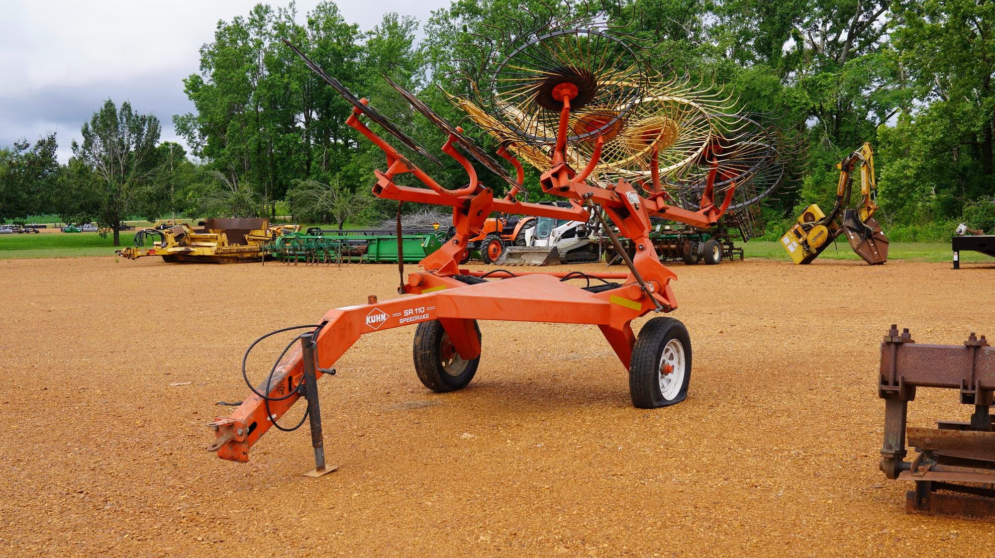 Kuhn SR110 Equipment Image0
