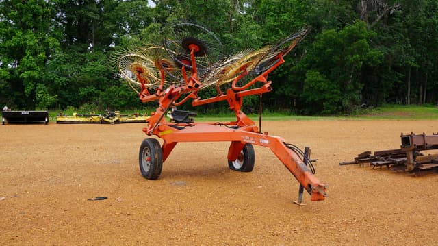 Image of Kuhn SR110 equipment image 1