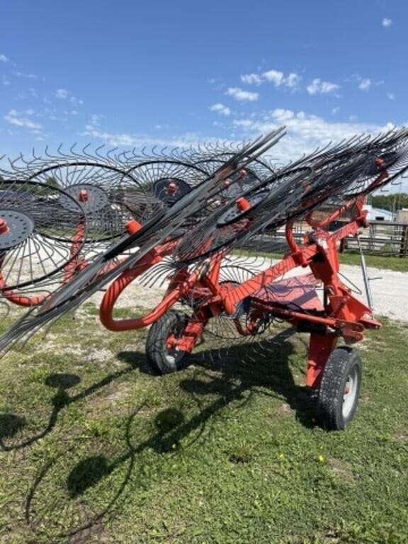 Image of Kuhn SR110 equipment image 2