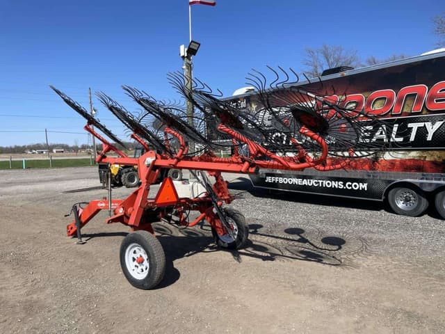 Image of Kuhn SR110 equipment image 2
