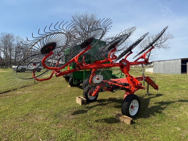 Image of Kuhn SR110 equipment image 2