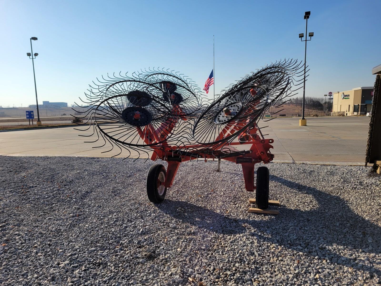 Kuhn SR108 Hay and Forage Hay Rakes/Tedders for Sale Tractor Zoom
