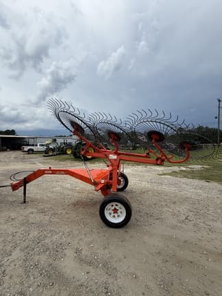 Image of Kuhn SR108 equipment image 1