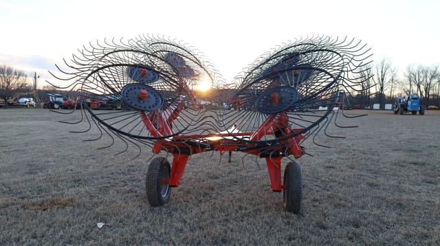 Image of Kuhn SR108 equipment image 3