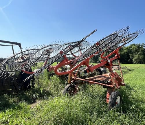 Image of Kuhn SR108 equipment image 3