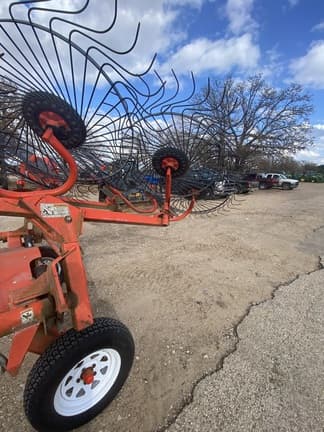 Image of Kuhn SR108 equipment image 2