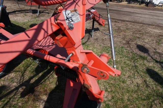 Image of Kuhn SR108 equipment image 4