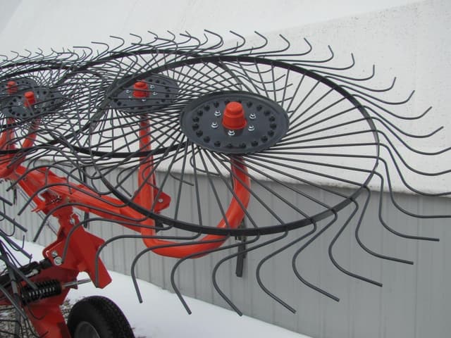 Image of Kuhn SR108GII equipment image 2