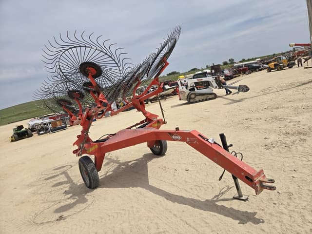 Image of Kuhn SR110 equipment image 2