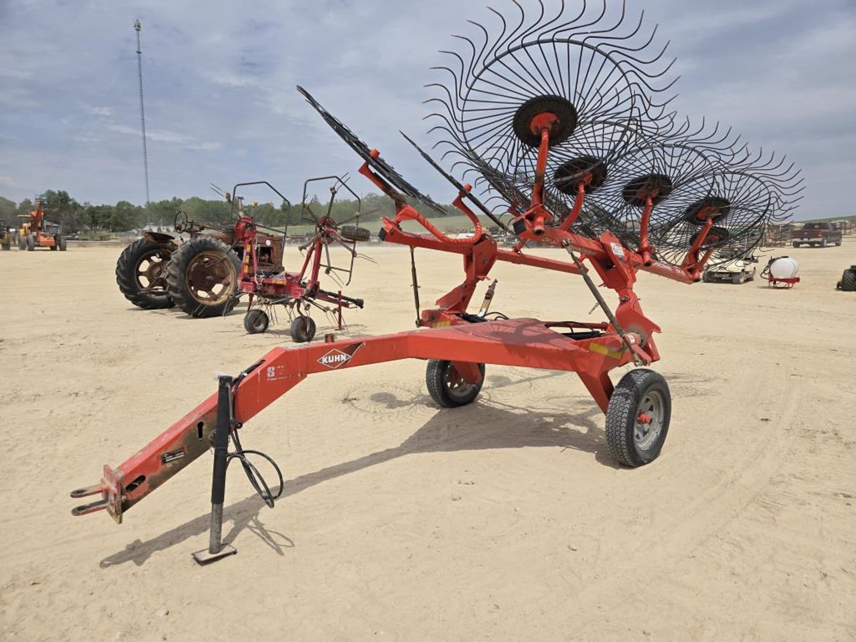 Kuhn SR110 Equipment Image0