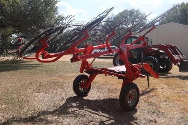 Image of Kuhn SR110 equipment image 2