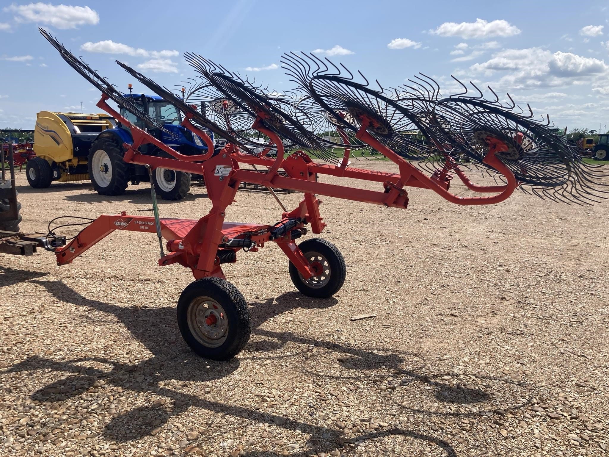 Kuhn SR110 Equipment Image0