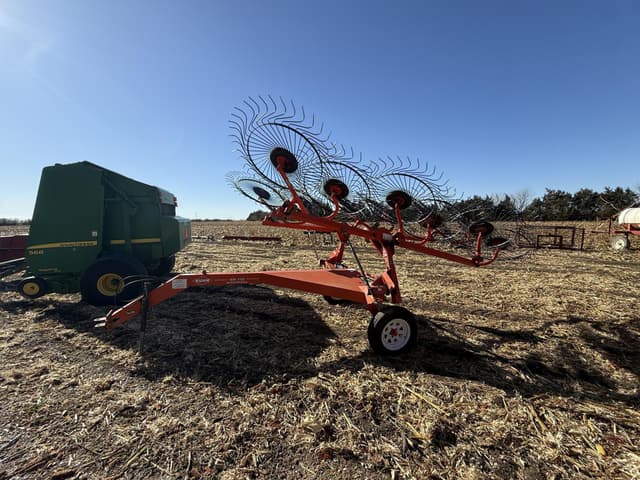 Image of Kuhn SR112 equipment image 2