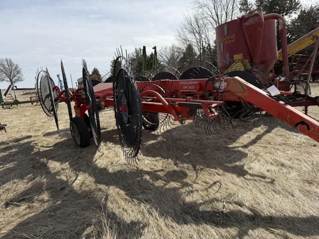 Image of Kuhn SR300 equipment image 1