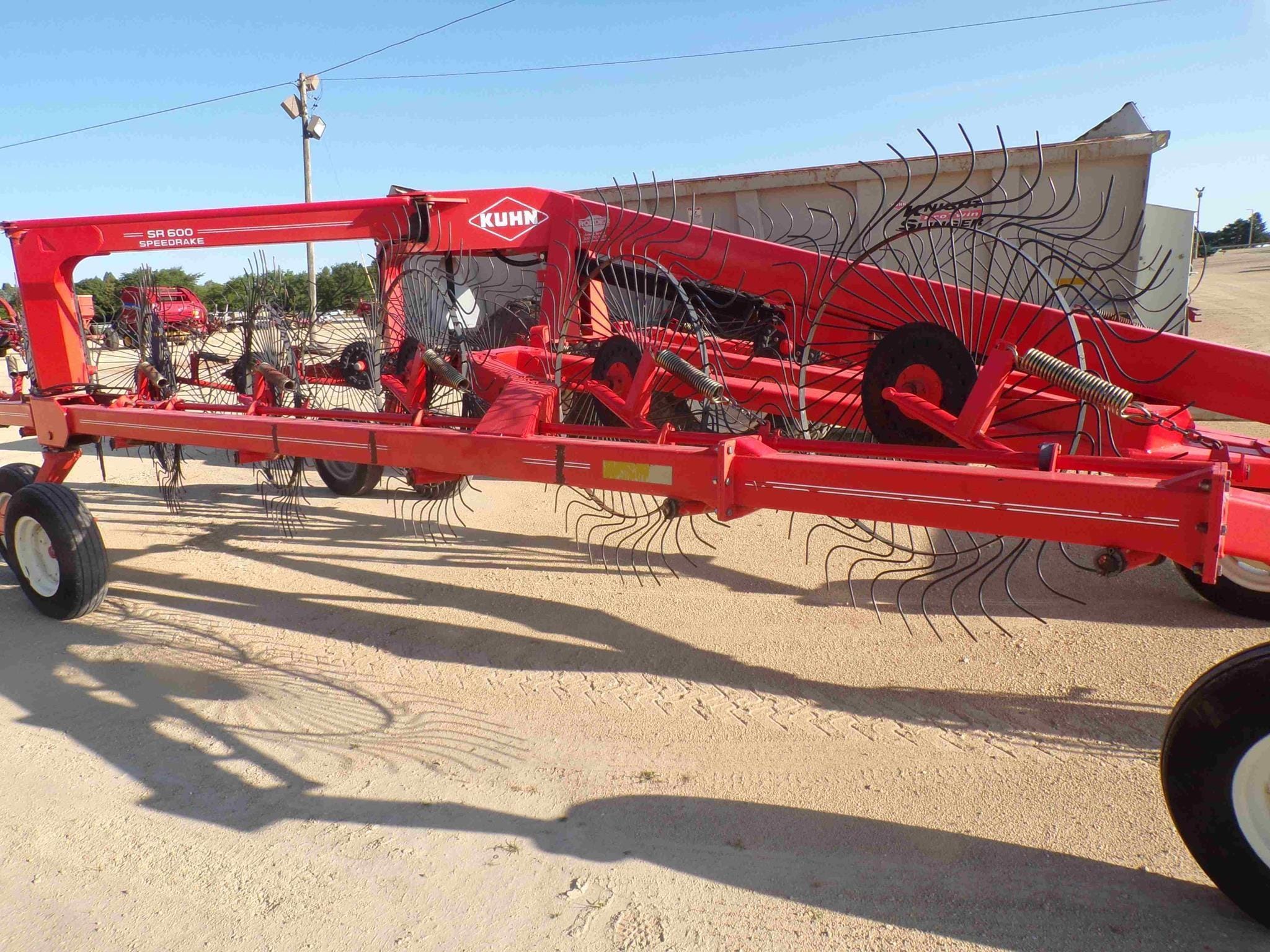 Kuhn SR600 Equipment Image0