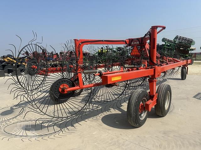 Image of Kuhn SR600 equipment image 2
