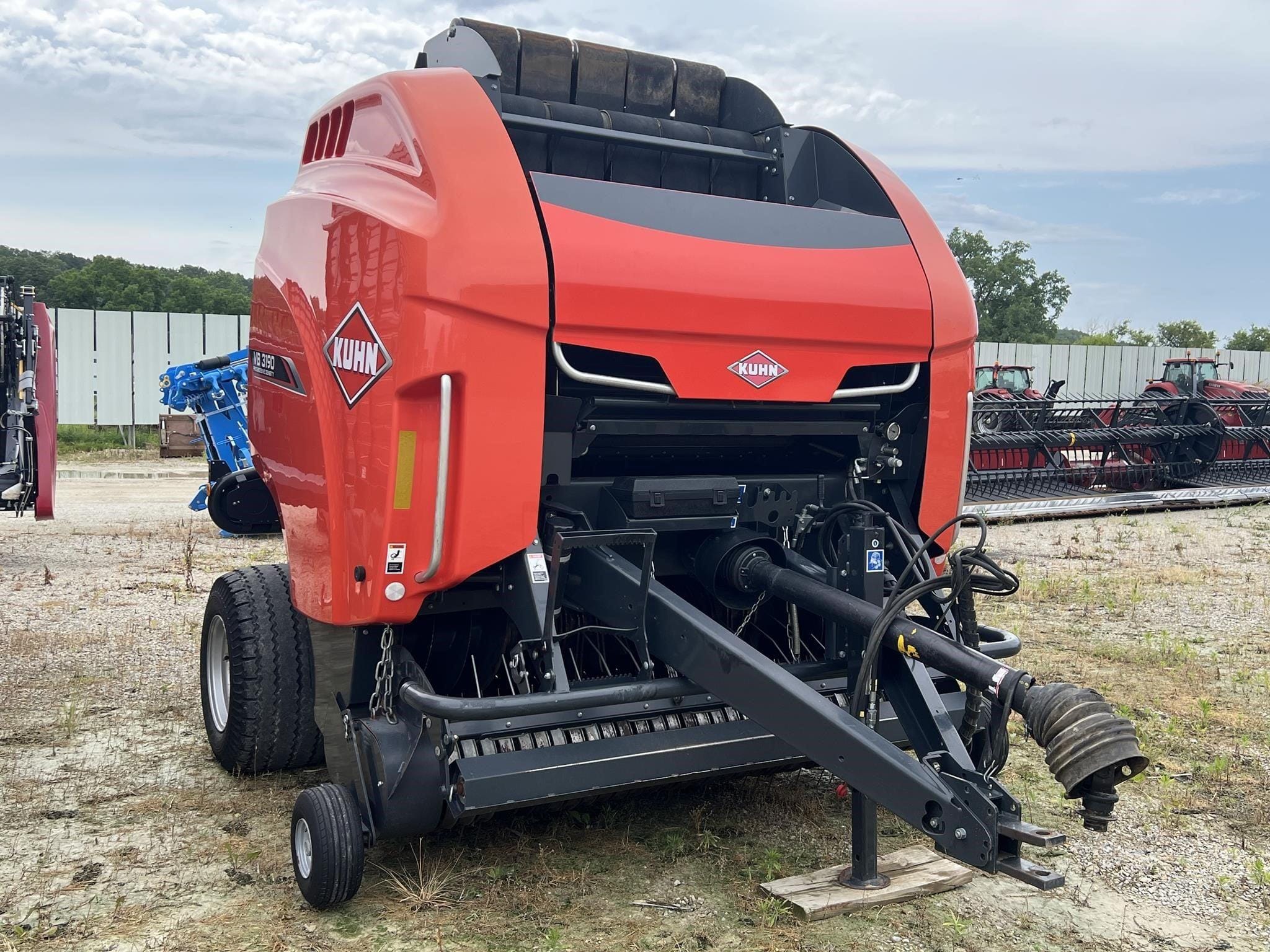 2017 Kuhn VB3190 Equipment Image0