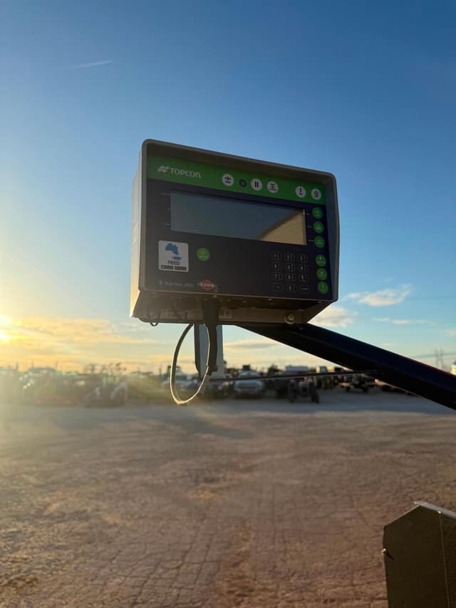 Image of Kuhn Knight VSL250T equipment image 2