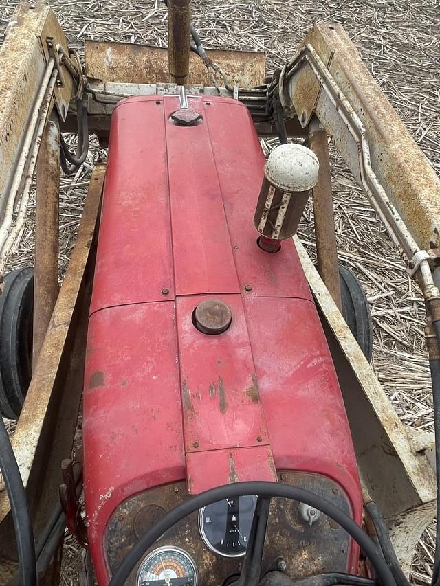 Image of International Harvester 504 equipment image 4