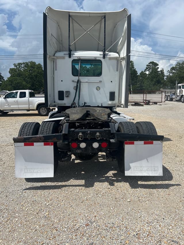 Image of Kenworth T680 equipment image 2