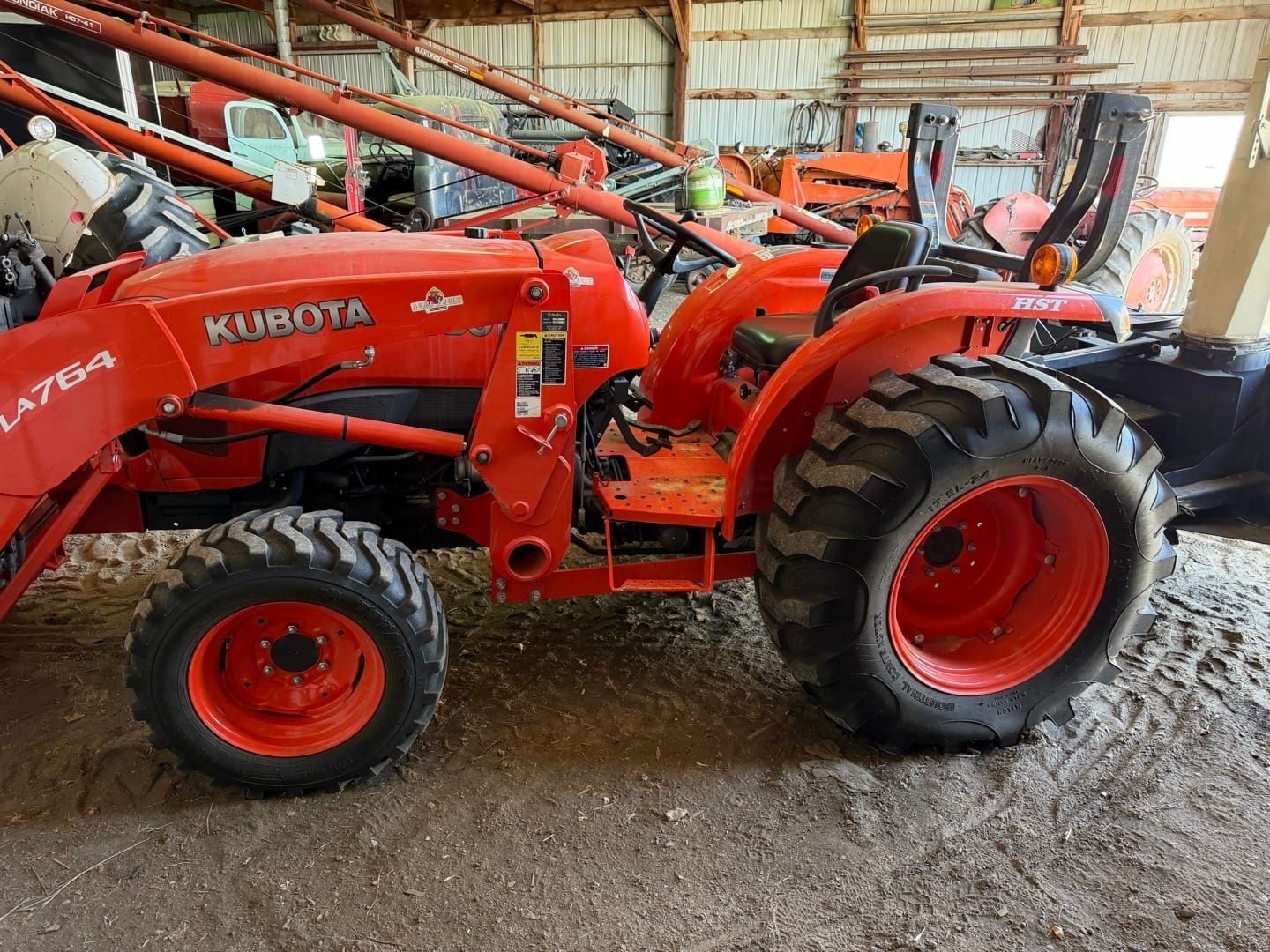 Kubota L4600 Equipment Image0