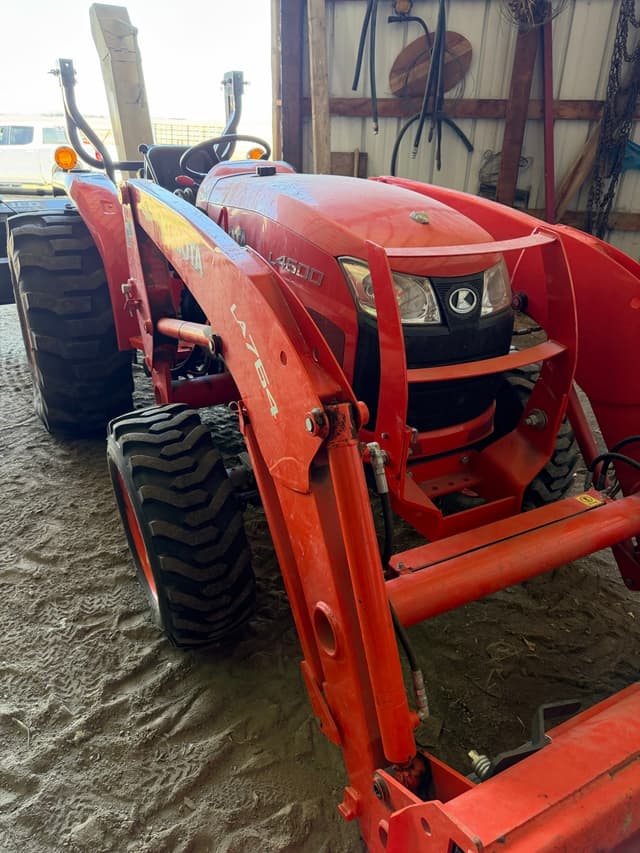 Image of Kubota L4600 equipment image 1