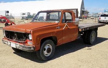 1977 GMC Sierra 35 Equipment Image0