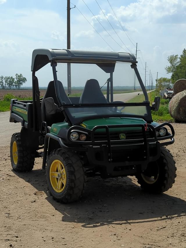 Image of John Deere Gator XUV 825i equipment image 1