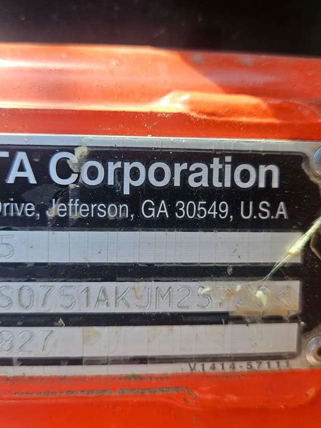 Image of Kubota SSV75 equipment image 4