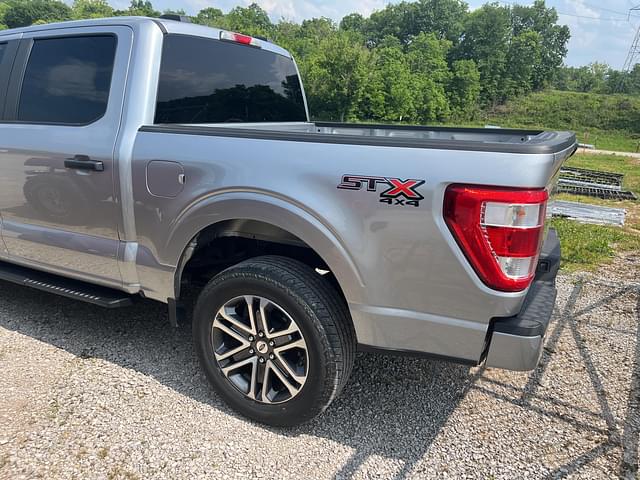 Image of Ford F-150 equipment image 4
